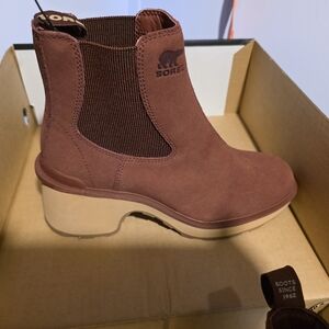 Sorel Hi Line Heel Chelsea Boot  Spice Tawny Buff NIB Size 8